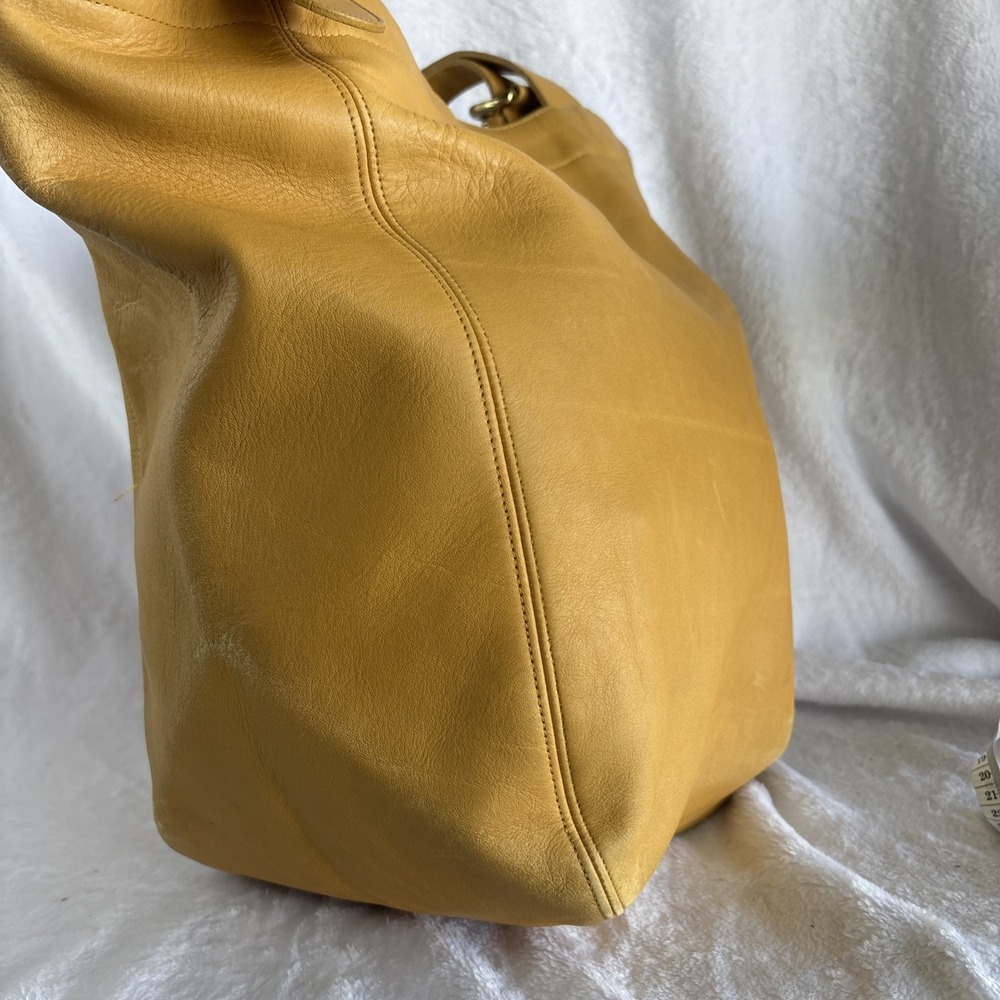 Vintage COACH Soho Duffle Tote Bag Mustard Yellow Leather Large 4082 90s USA - Picture 9 of 16